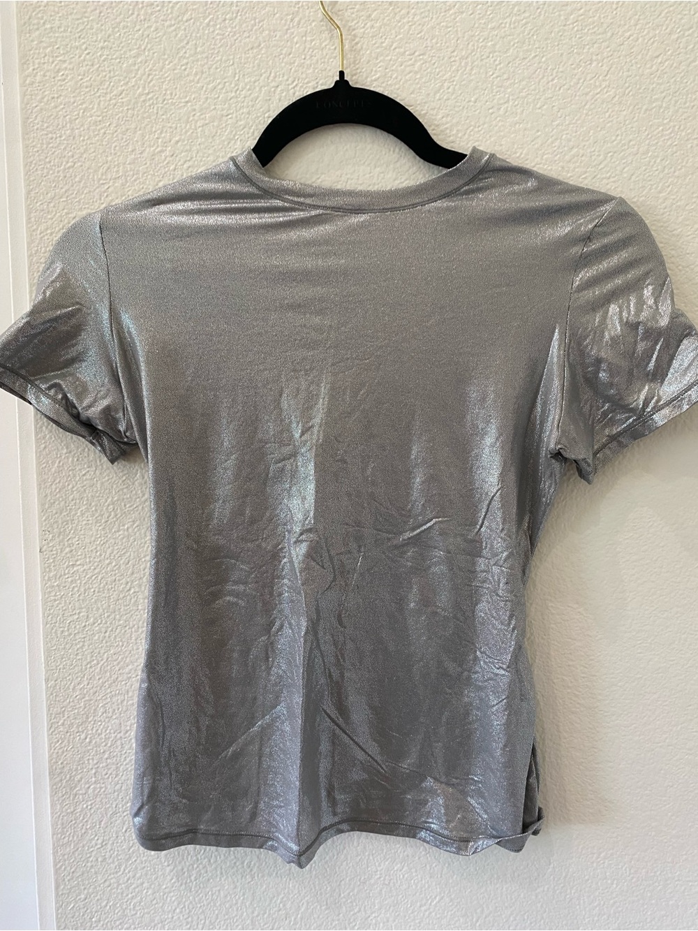 SKIMS Shimmer Metallic Short-Sleeve Tee — Silver